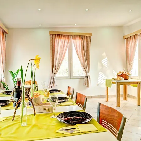 Prázdninový dům Holiday Jelovci-1 Mofardini